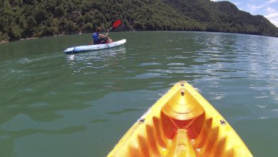 Kayaking in La Baells Reservoir, Berga, Catalaanse Pyreneeën - AllinMam.com