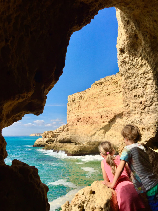 Aboneca viewpoint bij Boneca bar Carvoeiro Portugal - AllinMam.com