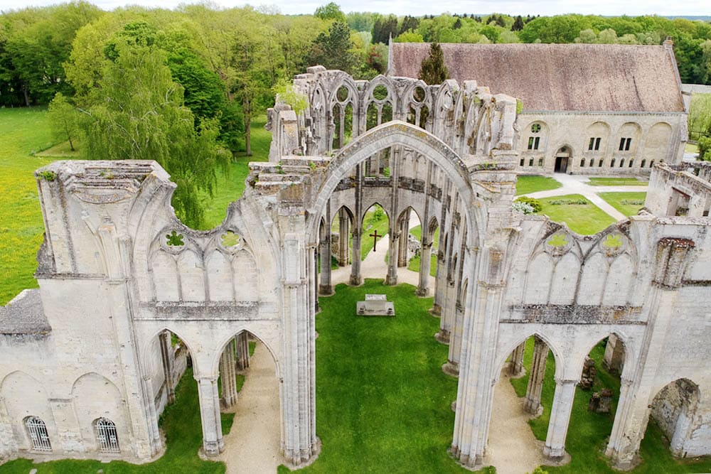 Mooie streken in Frankrijk: Abbaye Notre-Dame d'Ourscamp in het Franse Picardië - Reislegende.nl