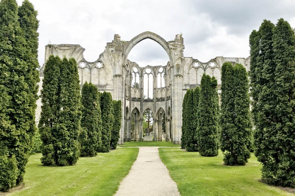 Terug in de tijd: Abbaye Notre-Dame d'Ourscamp in het Franse Picardië - Reislegende.nl