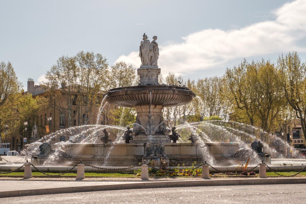 Fontaine de la Rotonde - Ontdek het oude centrum van Aix-en-Provence, bezienswaardigheden en tips - Reislegende.nl