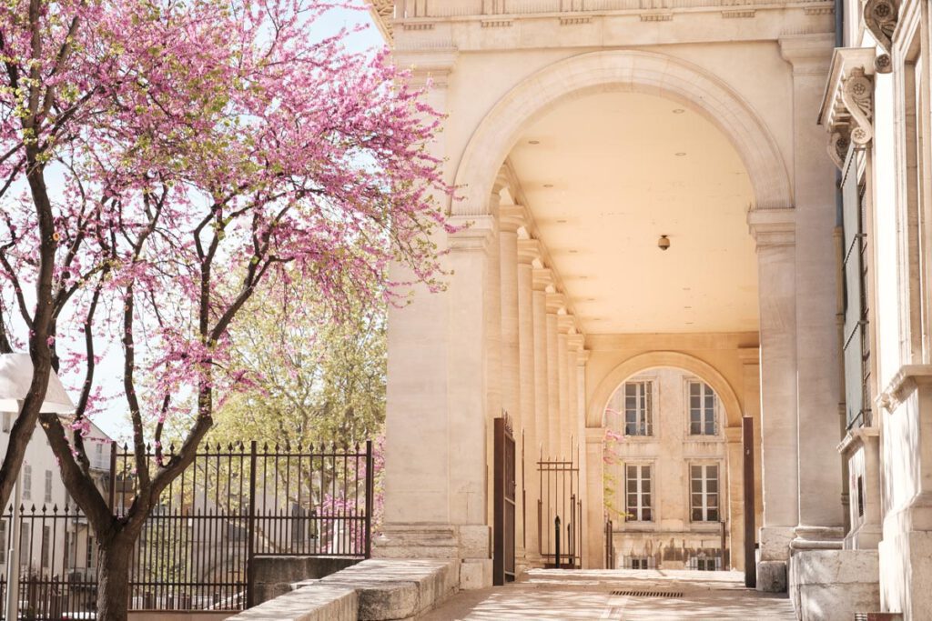 Gerechtsgebouw van Aix-en-Provence - Ontdek het oude centrum van Aix-en-Provence, bezienswaardigheden en tips - Reislegende.nl