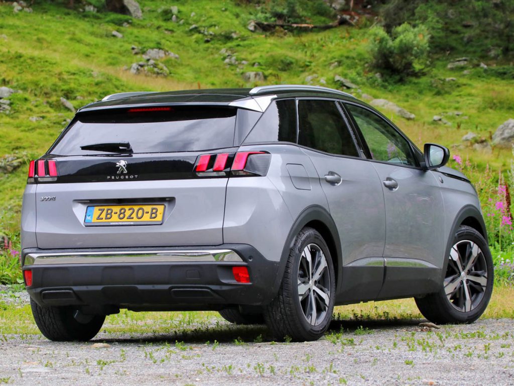 Autoroute door Tirol en Vorarlberg met de Peugeot 3008 SUV - Reislegende.nl