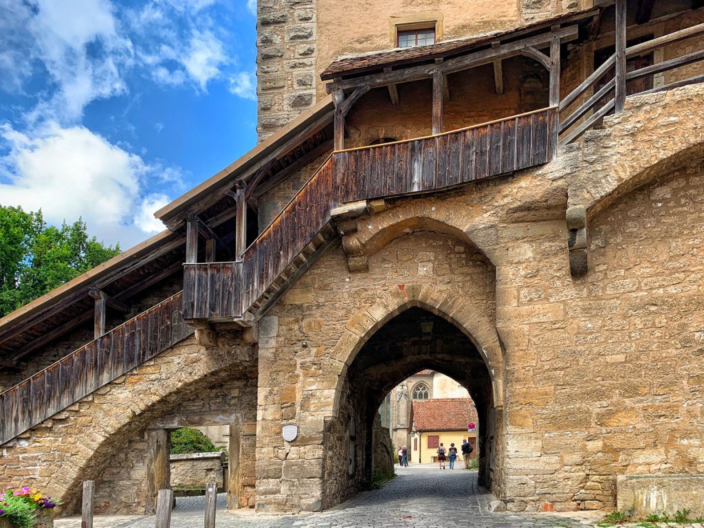 Bezienswaardigheden in Rothenburg ob der Tauber Klingentor Romantische Strasse Duitsland - Reislegende.nl