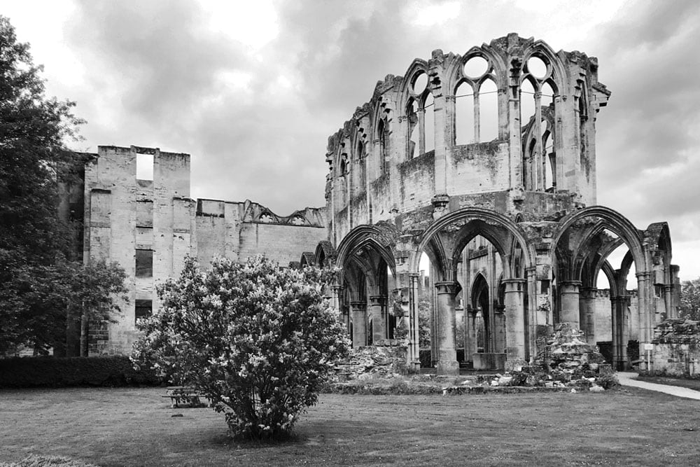 Terug in de tijd: Abbaye Notre-Dame d'Ourscamp in het Franse Picardië - Reislegende.nl