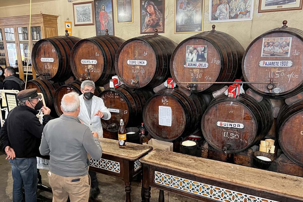 Antigua Casa de Guardia - 6x lekker en leuk eten in Malaga - Reislegende.nl