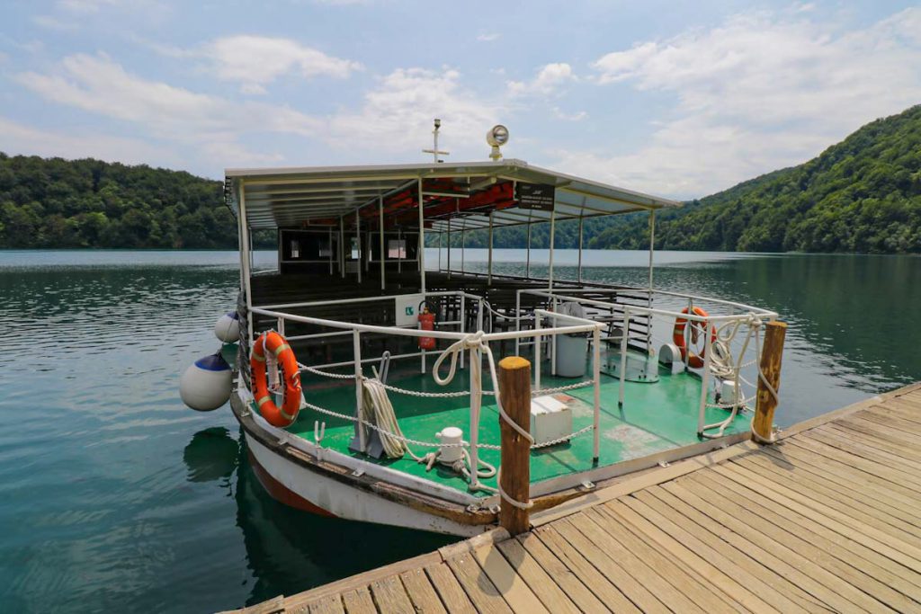 Met de boot over het Kozjak meer van Plitvice