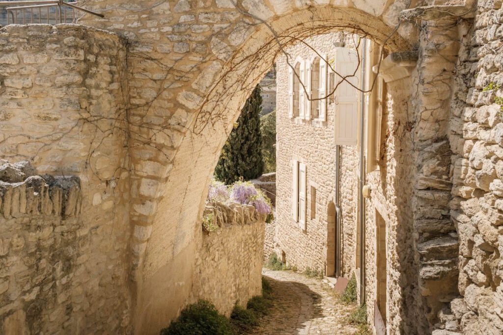 Gordes Vaucluse tips en bezienswaardigheden mooie dorpen Luberon Provence - Reislegende.nl