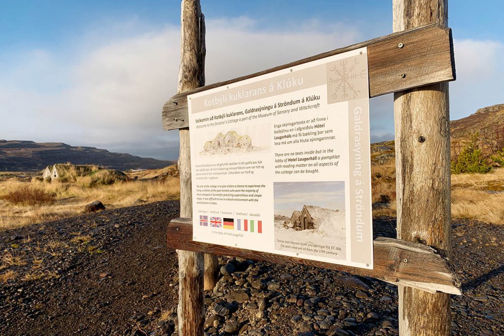 Gvendarlaug hot pools in IJslandse Westfjorden - Reislegende.nl