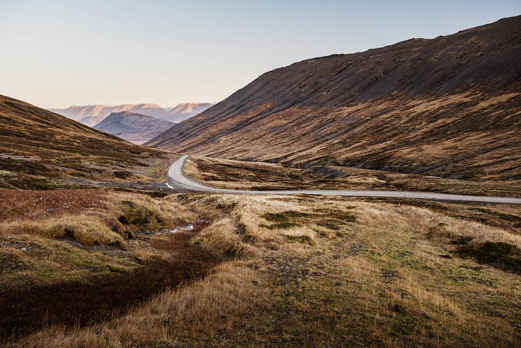 Hrafnseyrarheiði road 626 in IJsland: bergpas in de Westfjorden die je niet mag missen - Reislegende.nl