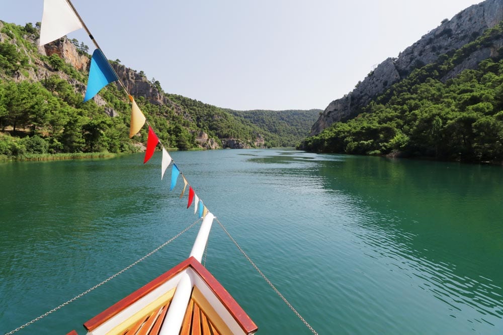 De prachtige watervallen in National Park Krka - Reislegende.nl