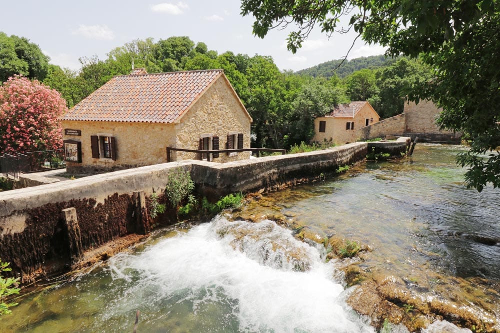 De prachtige Krka watervallen in National Park Krka - Reislegende.nl