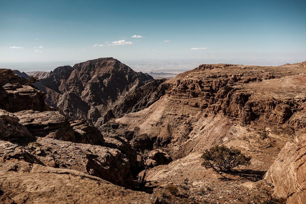 Via de backdoor trail naar Petra in Jordanië - Reislegende.nl