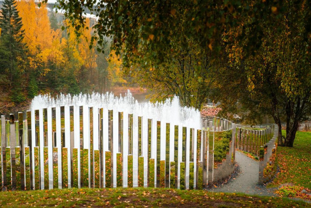 Jeppe Hein The Path To Silence Kistefos museum Noorwegen - Reislegende.nl