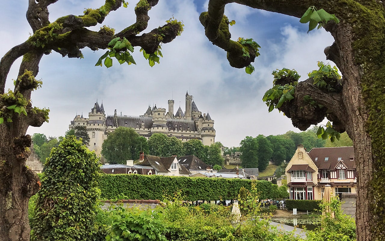 Kasteel van Pierrefonds in Frankrijk, opnamelocatie van de serie Merlin - Reislegende.nl