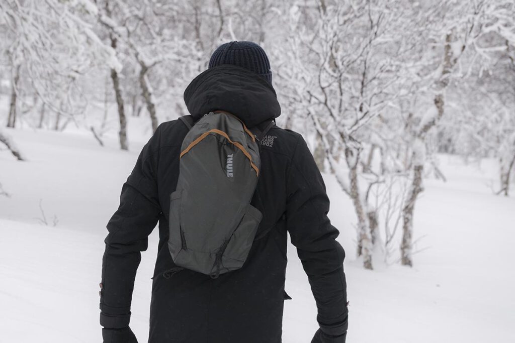 Review Thule Stir 18L, fijne lichte hiking backpack - Reislegende.nl