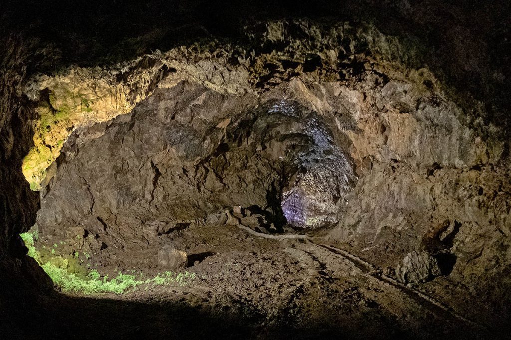 São Vicente Caves op Madeira, door lava uitgesleten gangen - Reislegende.nl
