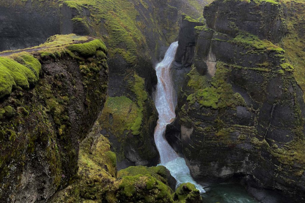 Mogafoss Fjadrargljufur Canyon zuid IJsland tips - Reislegende.nl