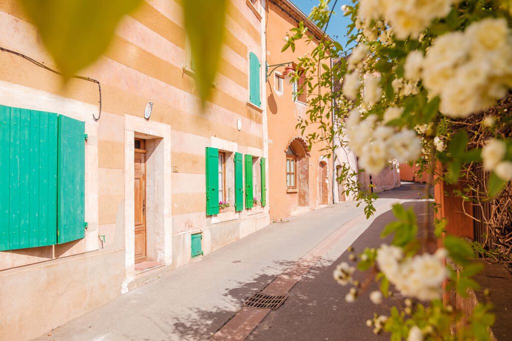 Roussillon in de Provence, tips voor een bezoek aan dit roodgekleurde dorp - Reislegende.nl