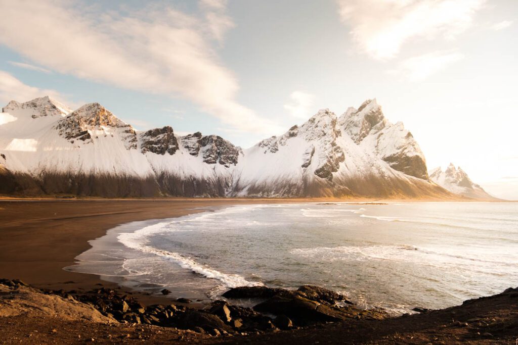 Vestrahorn zonsopkomst Stokksnes schiereiland IJsland - Reislegende.nl