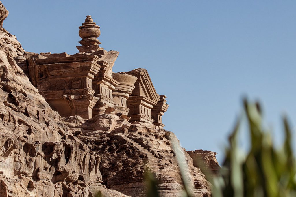 Via de backdoor trail naar Petra in Jordanië - Reislegende.nl