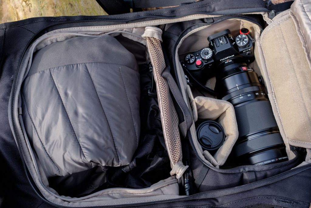 Review Thule Covert DSLR 32L binnenkant - Reislegende.nl