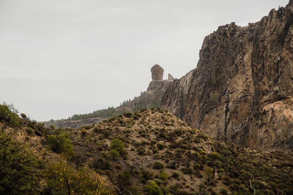 Roque Nublo Gran Canaria gezien vanaf GC-606 - Reislegende.nl