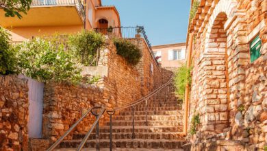 Mooiste dorpen in Provence Roussillon, tips voor een bezoek aan dit roodgekleurde dorp - Reislegende.nl