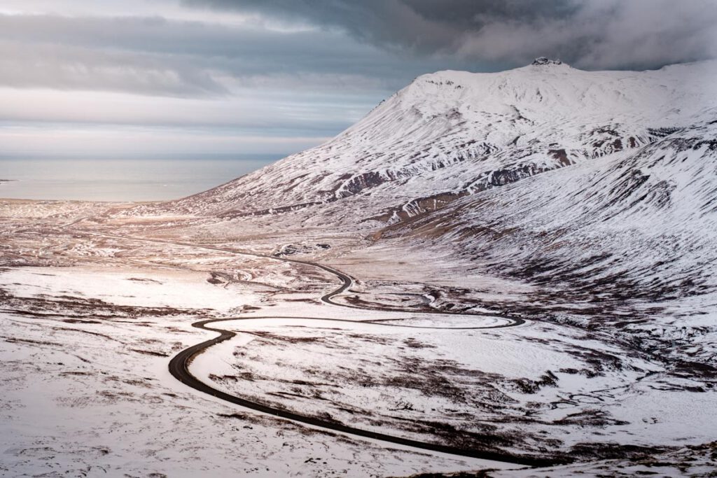 S94 door Njardvik vallei naar Borgarfjordur Eystri Borgarfjardarvegur in Oosten van IJsland - Reislegende.nl