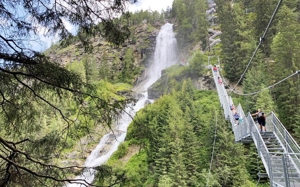 Wandelen naar Stuibenfall, hoogste waterval in Tirol - Reislegende.nl