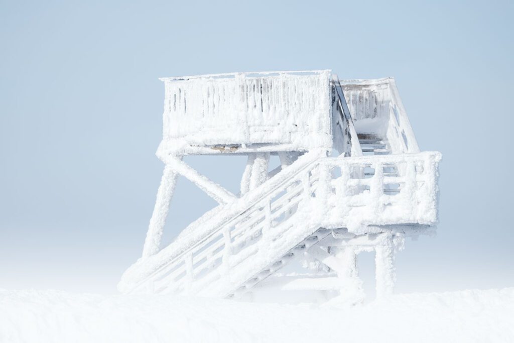 Uitkijktoren Kaunispaan kolmiomittaustorni Saariselka - 25x wat te doen in Lapland - Reislegende.nl