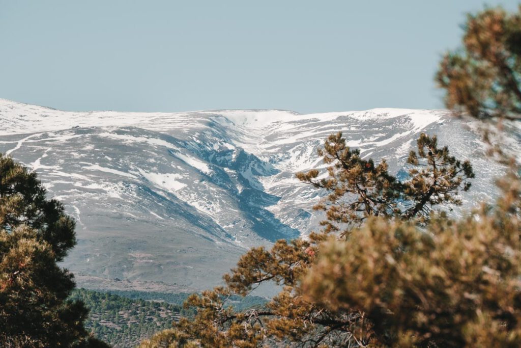 Uitzicht Sierra Nevada - Puerto de la Ragua A337, prachtige bergpas in Sierra Nevada - Reislegende.nl