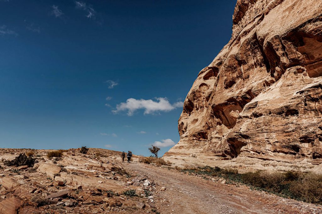 Via de backdoor trail naar Petra in Jordanië - Reislegende.nl