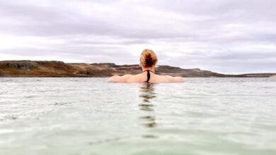 Vök Baths Egilsstadir floating geothermal pools Oost-IJsland - Reislegende.nl