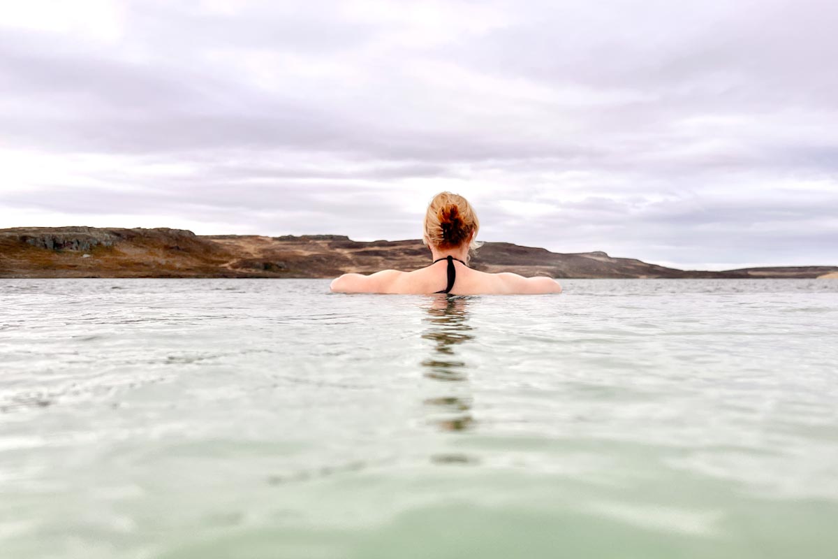 Vök Baths Egilsstadir floating geothermal pools Oost-IJsland - Reislegende.nl