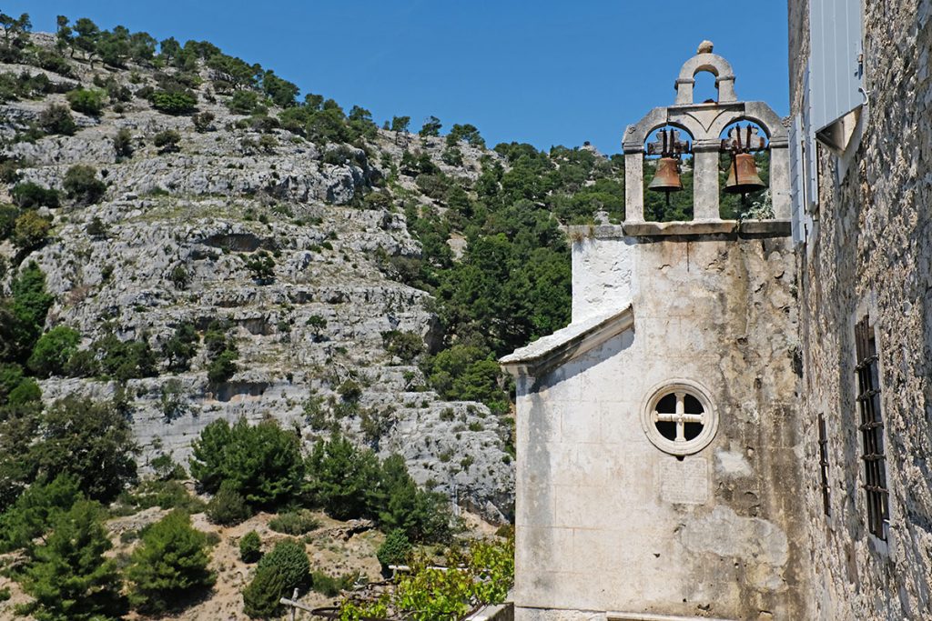 Blaca Monastery, mooie wandeling naar UNESCO klooster op het Kroatische eiland Brac - Reislegende.nl