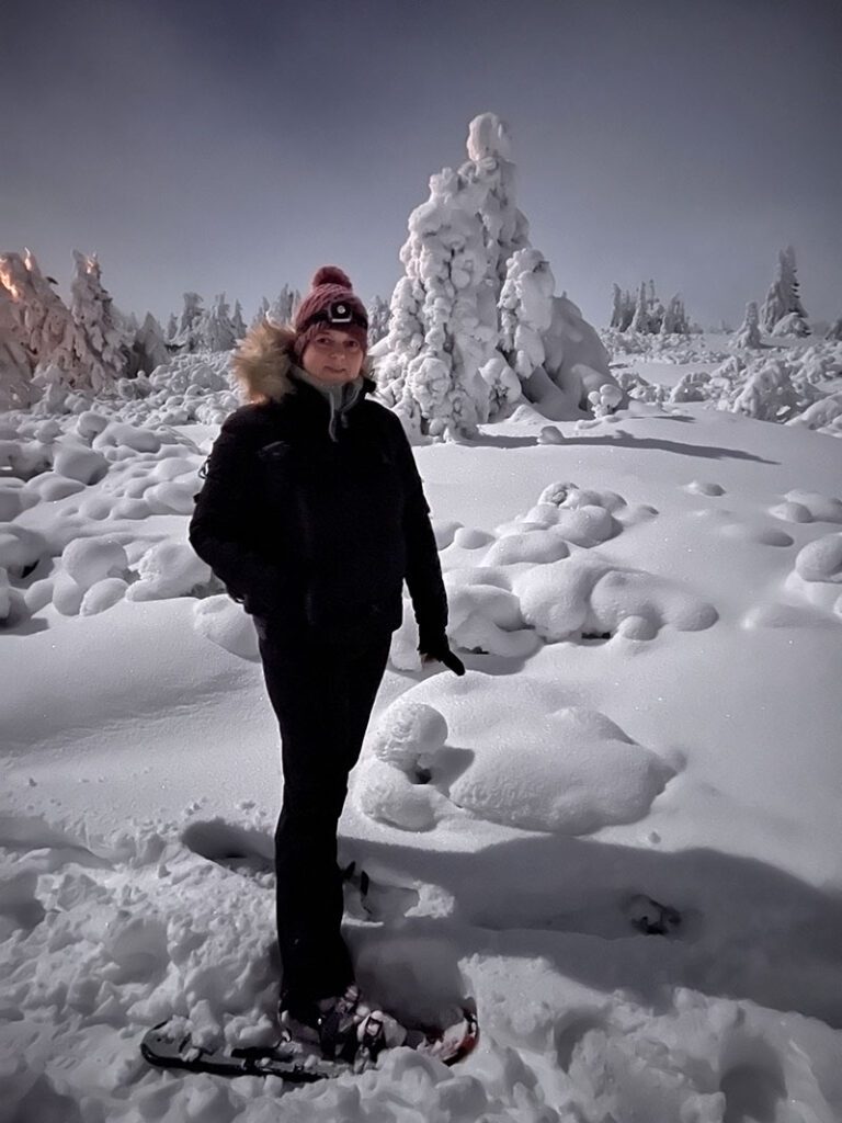 Wandeling op sneeuwschoenen in maanlicht Trysil Noorwegen - Reislegende.nl