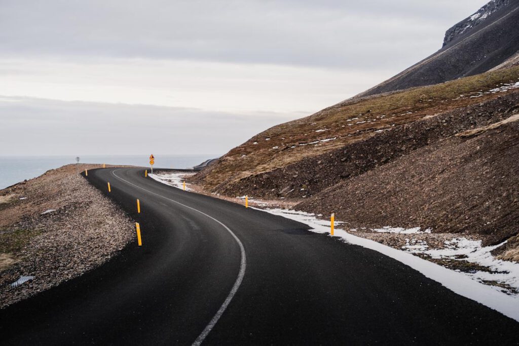 Weg naar Borgarfjordur Eystri Borgarfjardarvegur S94 Njardvik screes Njardvikurskridur in Oost-IJsland - Reislegende.nl