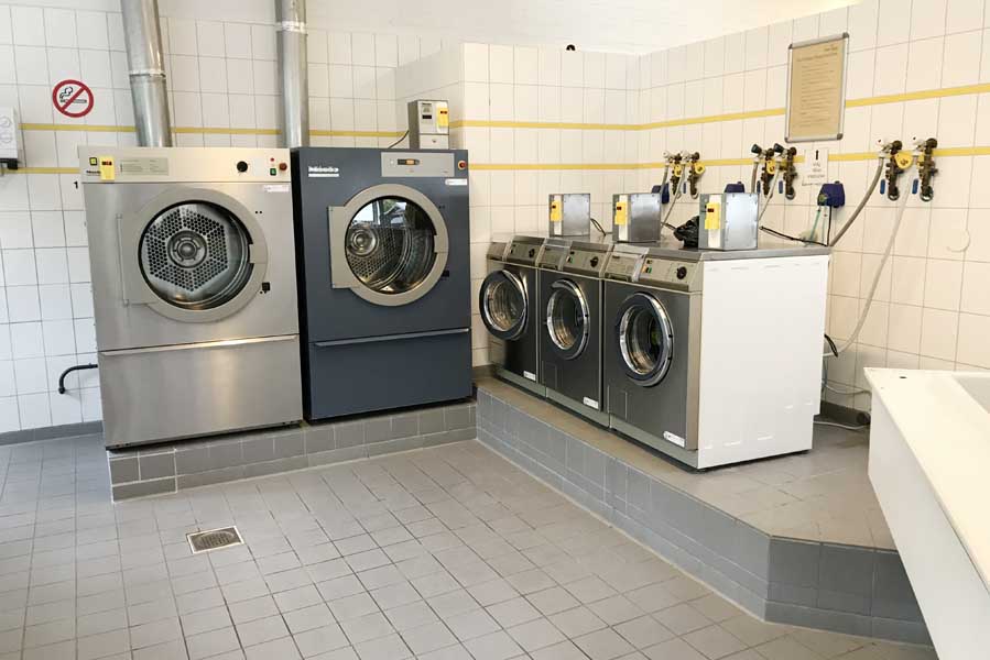 Sanitairgebouw wasmachines Beerze Bulten - AllinMam.com