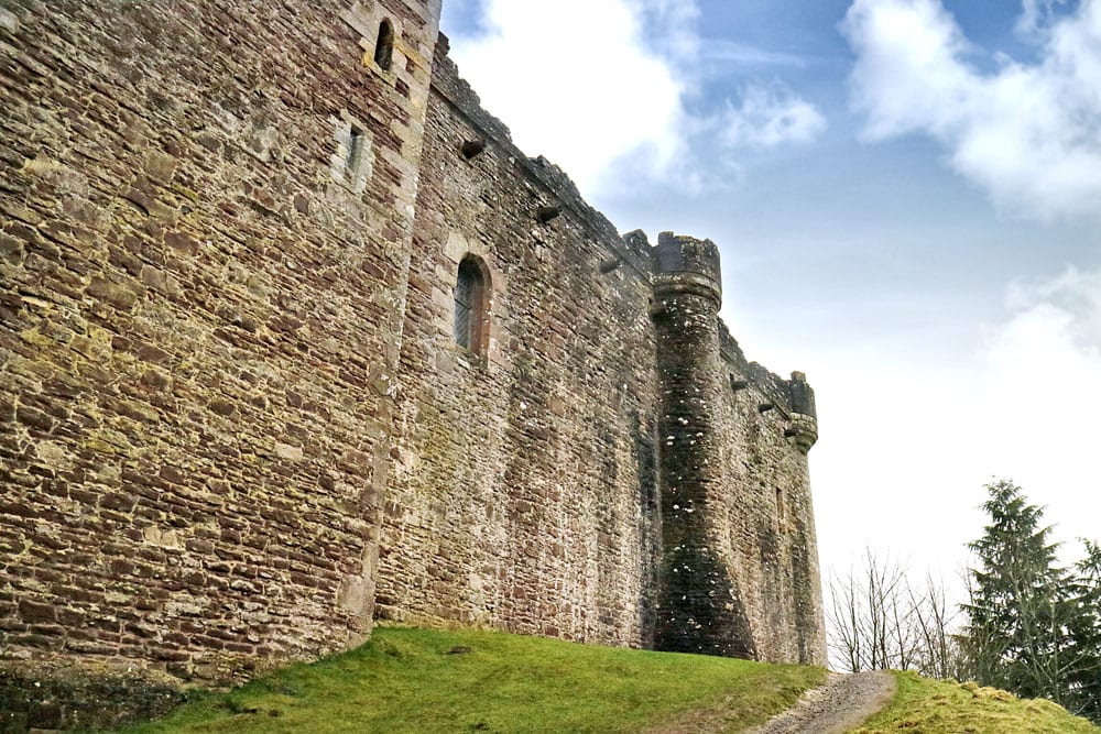 Doune Castle, Castle Leoch - Bezoek deze Outlander filmlocaties in Schotland - Reislegende.nl