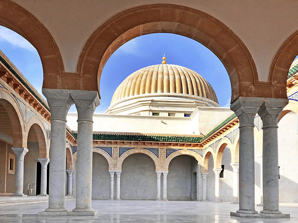 Habib Bourguiba mausoleum in Monastir - Wat te doen in Tunesië - Reislegende.nl