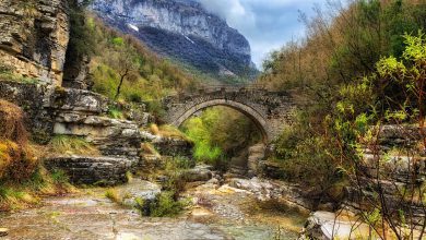 Anastasios Lolis bridge Lakos - brug tussen Mikro Papigko en Megalo Papigko - Zagoria - Reislegende.nl