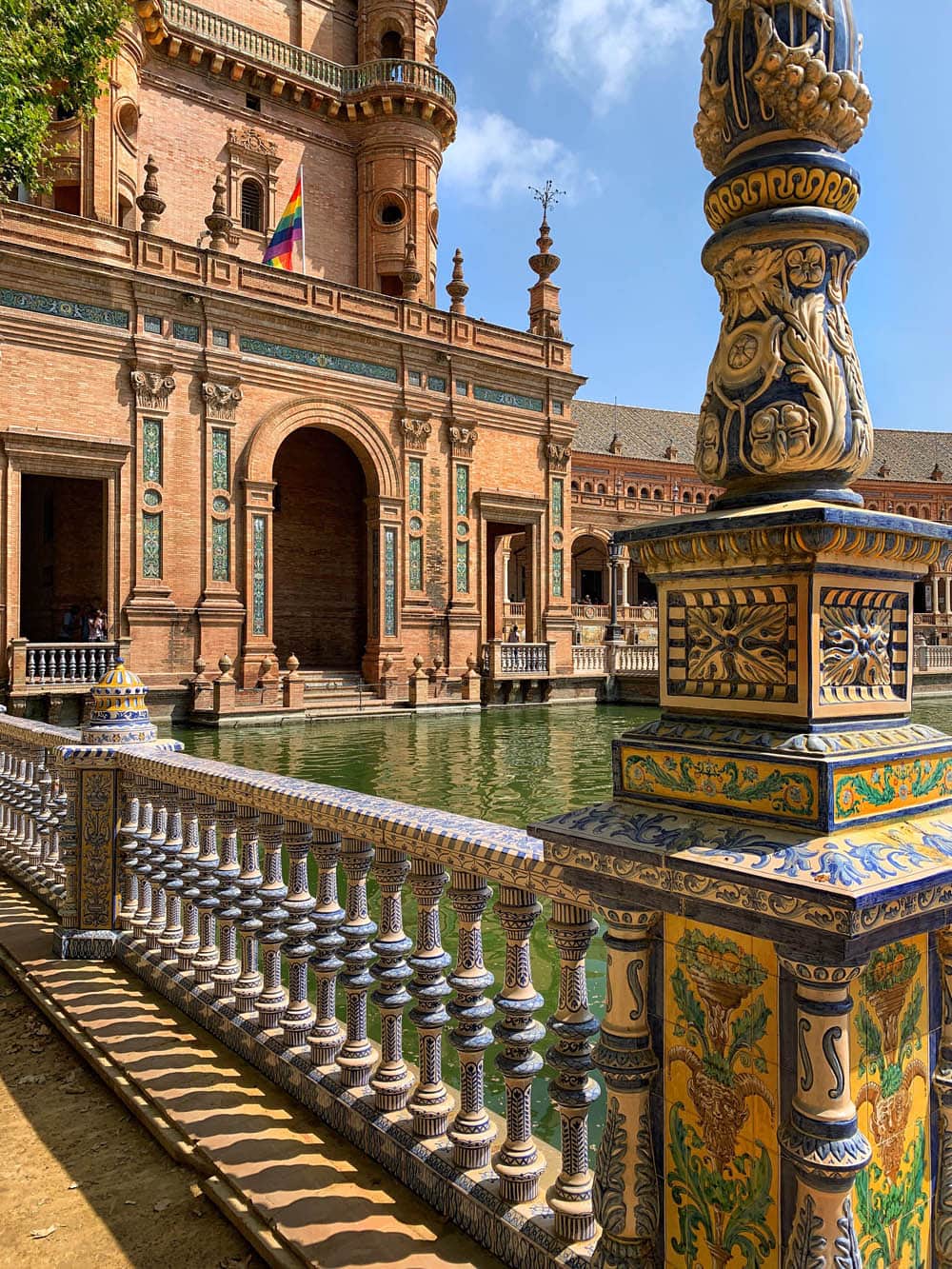 Plaza de Espana - Sevilla tips: 15 dingen om te doen en te zien - Reislegende.nl