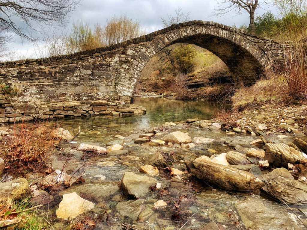 Steenbruggen in Zagoria, noord Griekenland - Reislegende.nl