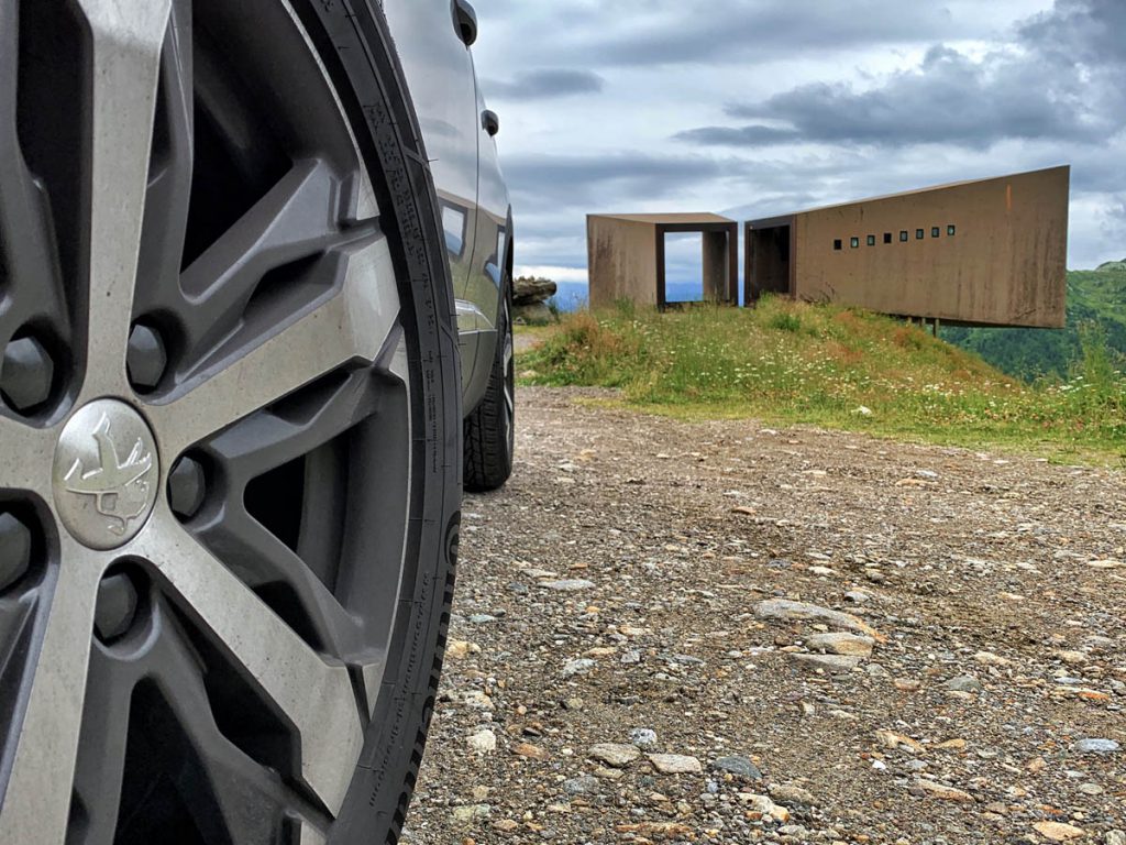 Timmelsjoch Autoroute door Tirol en Vorarlberg met de Peugeot 3008 SUV - Reislegende.nl