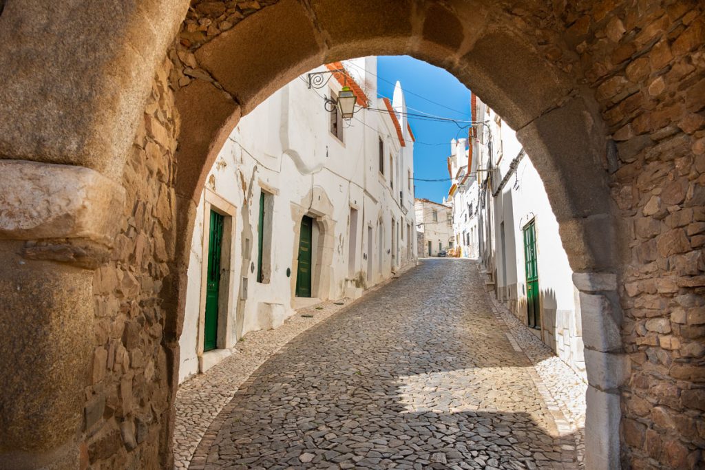 Estremoz oude bovenstad rondreis door Alentejo met de auto Portugal - Reislegende.nl