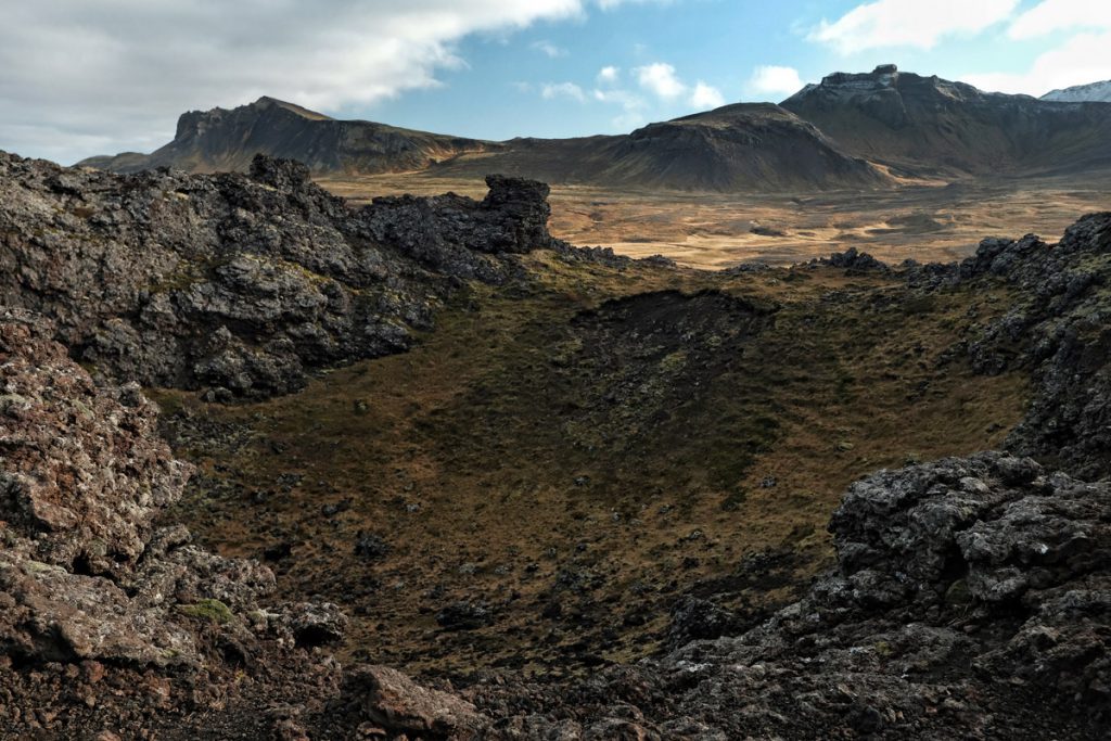 Saxhóll krater op Snaefellsnes in IJsland Reislegende - Reislegende.nl
