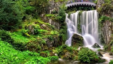 Teufelsbrücke Wasserfall - Waterspelen in Kassel, bergpark Wilhelmshöhe - Reislegende.nl