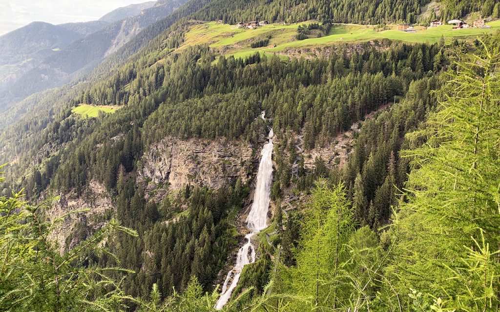 Wandelen naar Stuibenfall, hoogste waterval in Tirol - Reislegende.nl