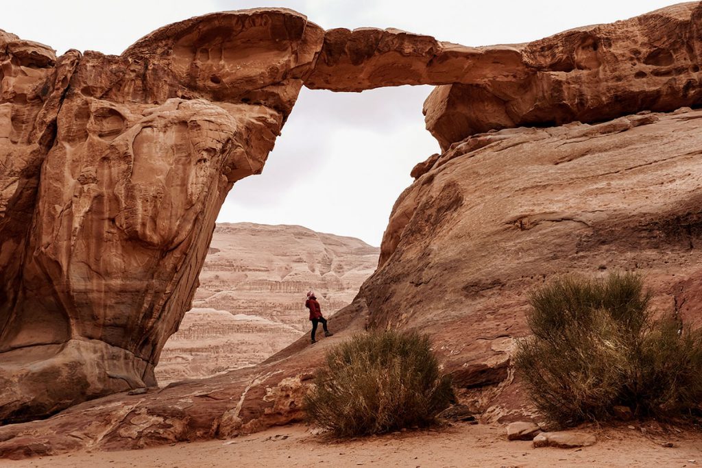 Um Frouth Rock Bridge - Wadi Rum tips en bezienswaardigheden - Reislegende.nl